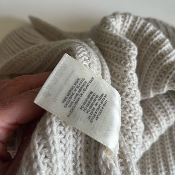 ARITZIA Babaton sleeveless 100% merino wool - Picture 5 of 5